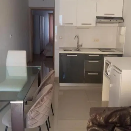 Cozy Garden With Terrace And Bbq