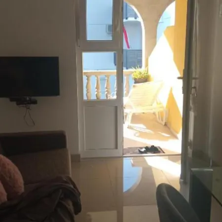 Cozy Garden With Terrace And Bbq Appartement