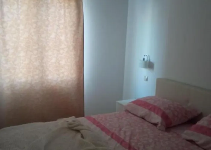 Cozy Garden With Terrace And Bbq