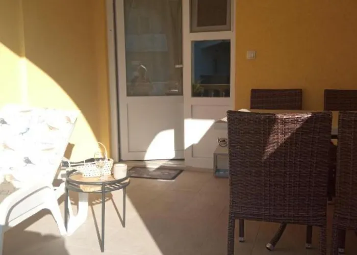 Cozy Garden With Terrace And Bbq شقة فوديس