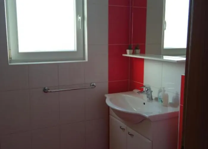 Cozy Garden With Terrace And Bbq *